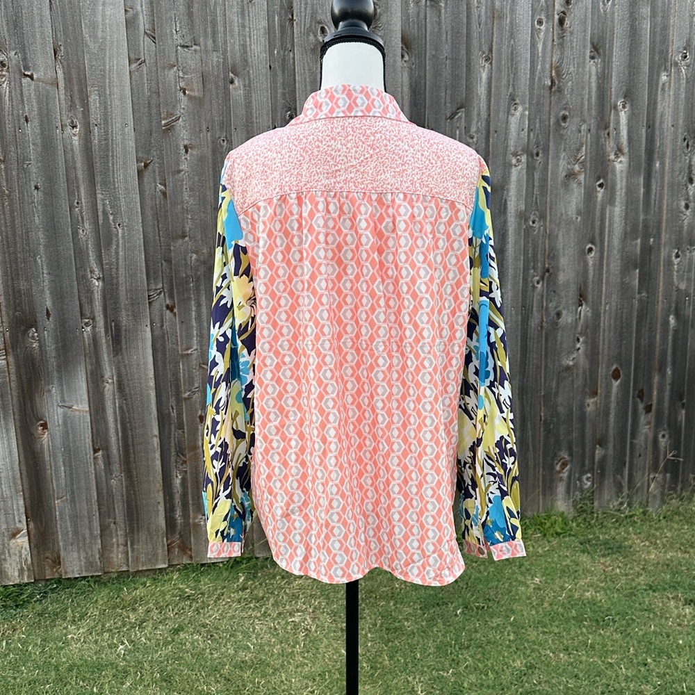 Boho-Geometric Patterned Button-Up Shirt Euc - image 4